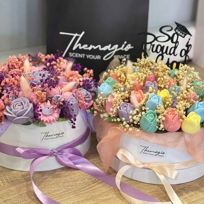 Αρωματικό Μπουκέτο από λουλούδια κεριού σόγιας 25 x 12cm σε άσπρο κουτί